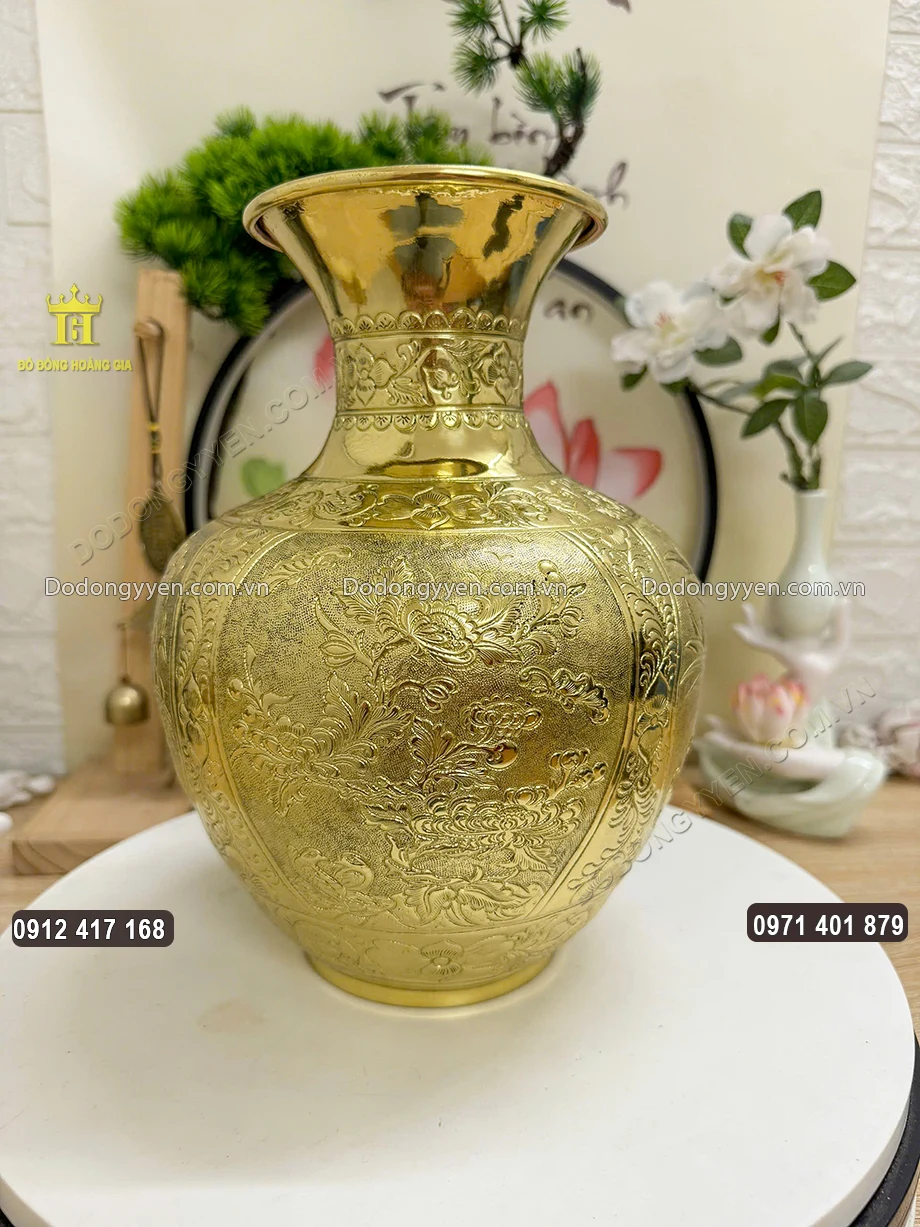 Bề mặt bên ngoài được mạ vàng 24K sang trọng